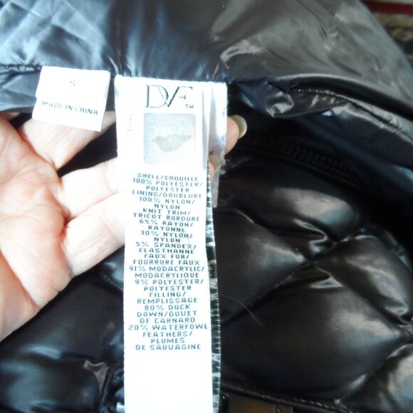 New Diane Von Furstenberg Black Quilted Down Coat w/Faux Fur Trim Hood Size S - Picture 16 of 16